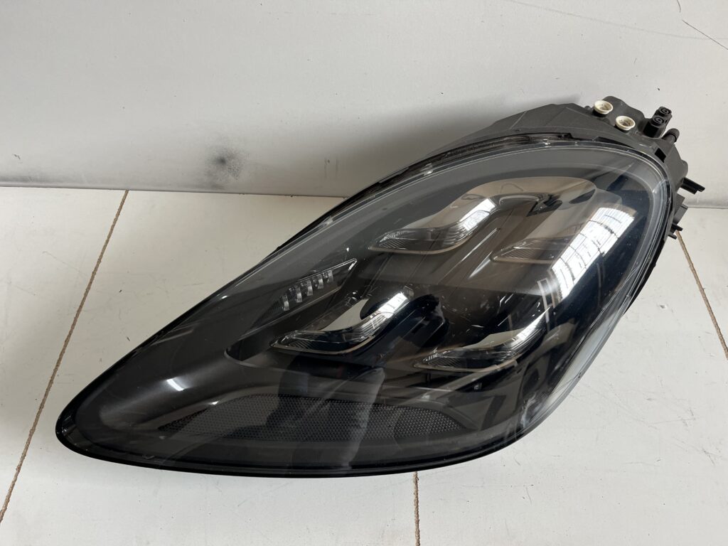 Porsche Cayenne 959 OEM used left passenger side LED Headlight headlamp 9Y0.941.036 9Y0.941.035