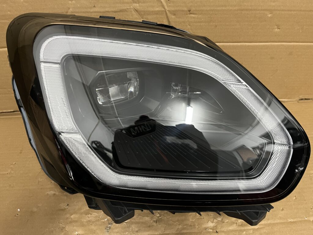 2025 2026 MINI COOPER COUNTRYMAN FRONT RIGHT DRIVERS SIDE USED OEM LED HEADLIGHT HEADLAMP