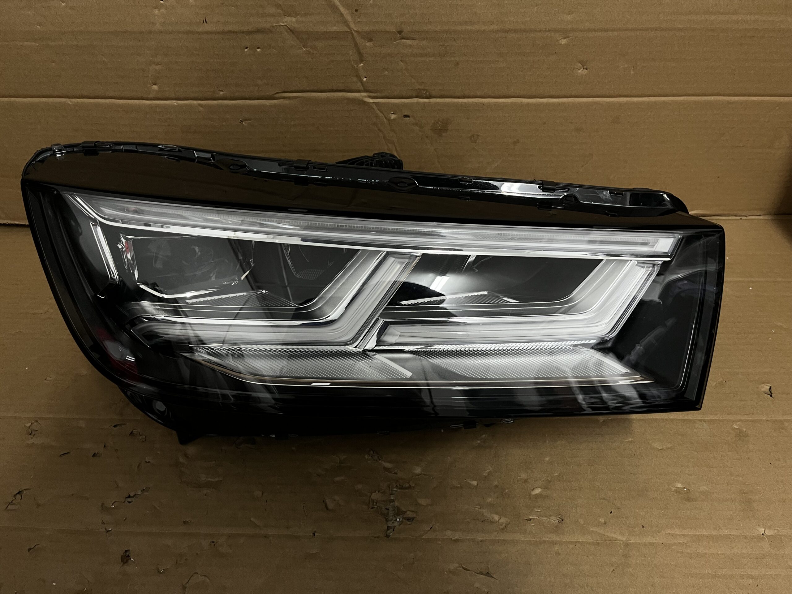2017 2018 2019 2020 AUDI Q5 QS5 FRONT RIGHT DRIVERS SIDE USED OEM LED HEADLIGHT HEADLAMP - Image 2
