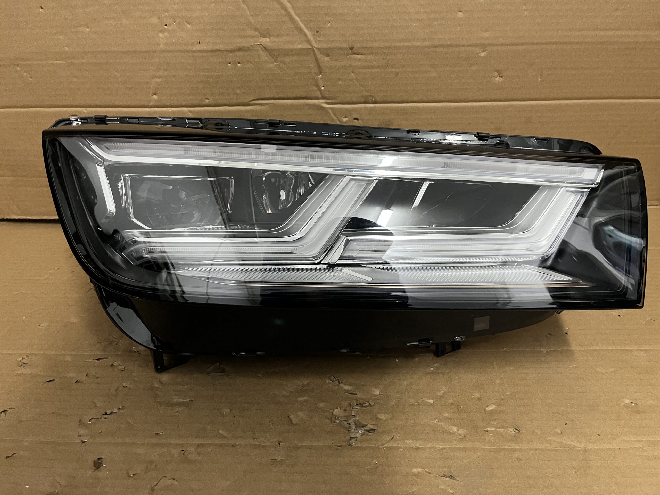 2017 2018 2019 2020 AUDI Q5 QS5 FRONT RIGHT DRIVERS SIDE USED OEM LED HEADLIGHT HEADLAMP