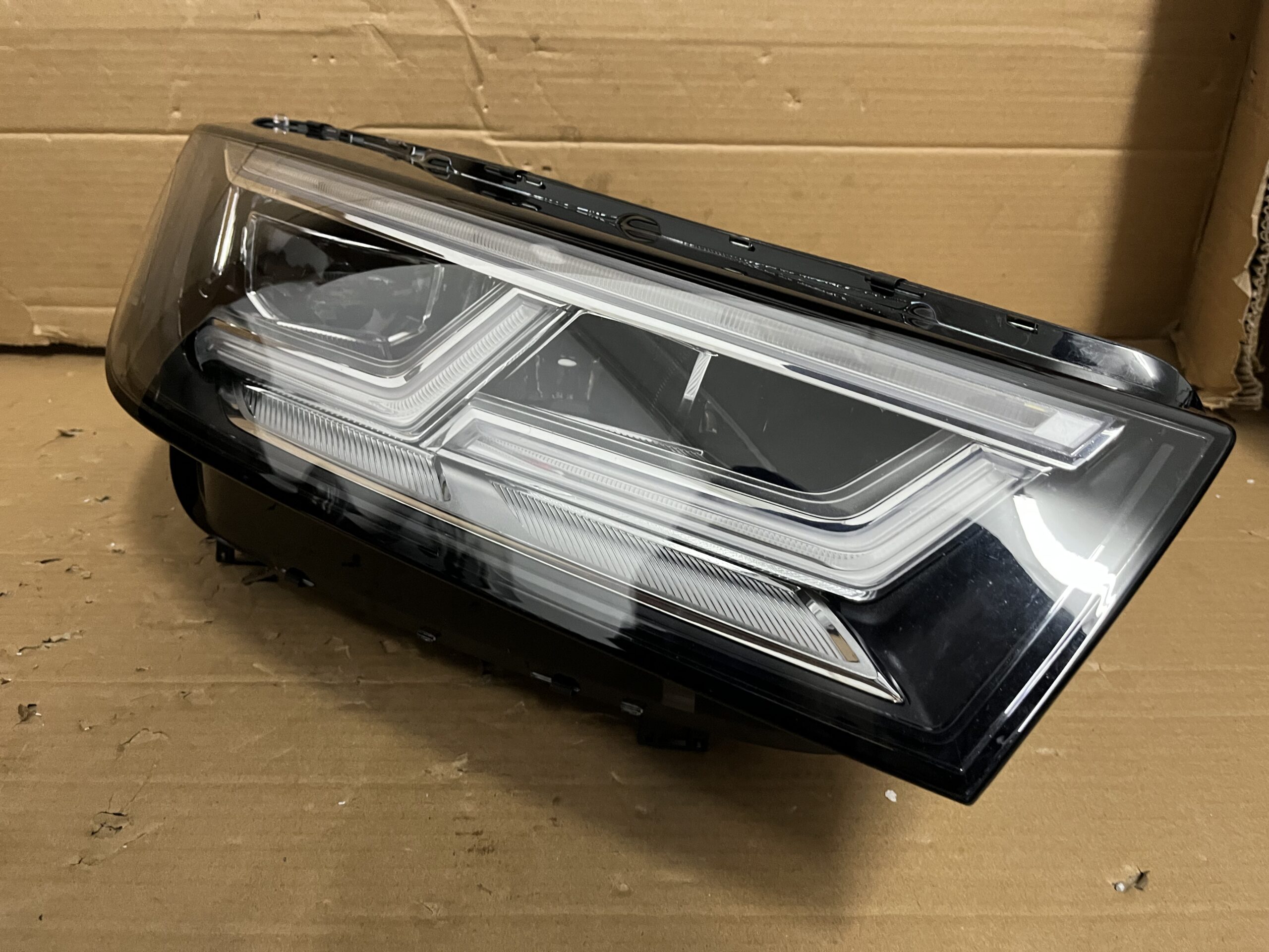2017 2018 2019 2020 AUDI Q5 QS5 FRONT RIGHT DRIVERS SIDE USED OEM LED HEADLIGHT HEADLAMP - Image 6